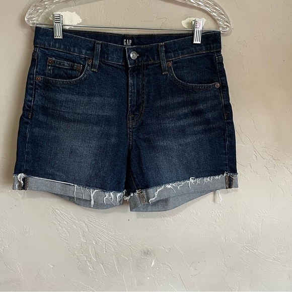 Gap 5 in Dark Wash Cuffed Denim Shorts - Picture 2 of 7